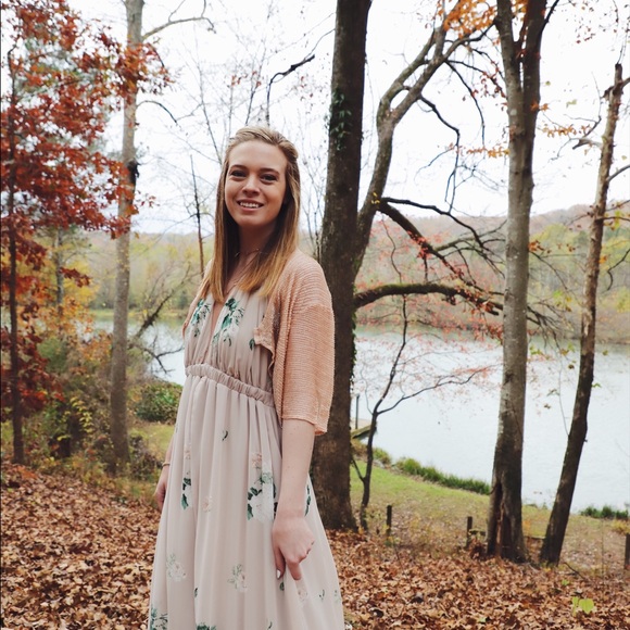 Meet your Posher, Kate Lauer! - Picture 4 of 6